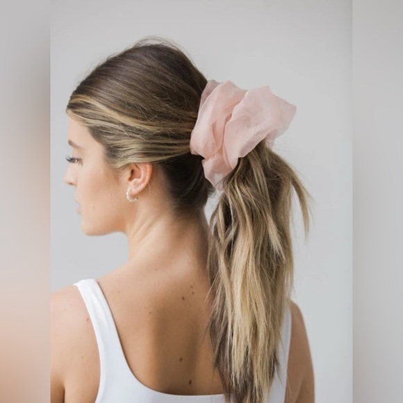 Phoebe Oversized Scrunchie - Picture 1 of 1